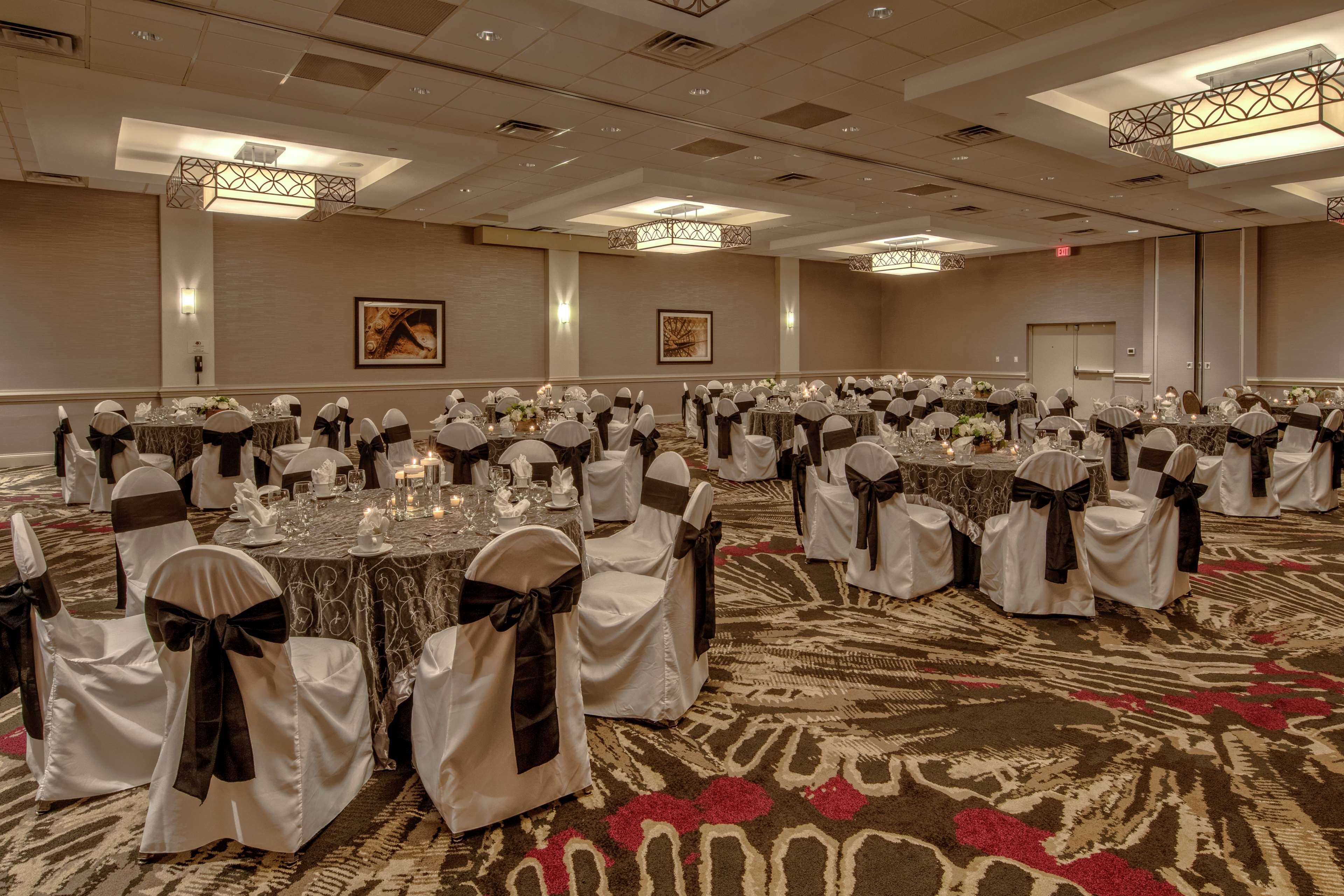 Doubletree By Hilton Decatur Riverfront Esterno foto