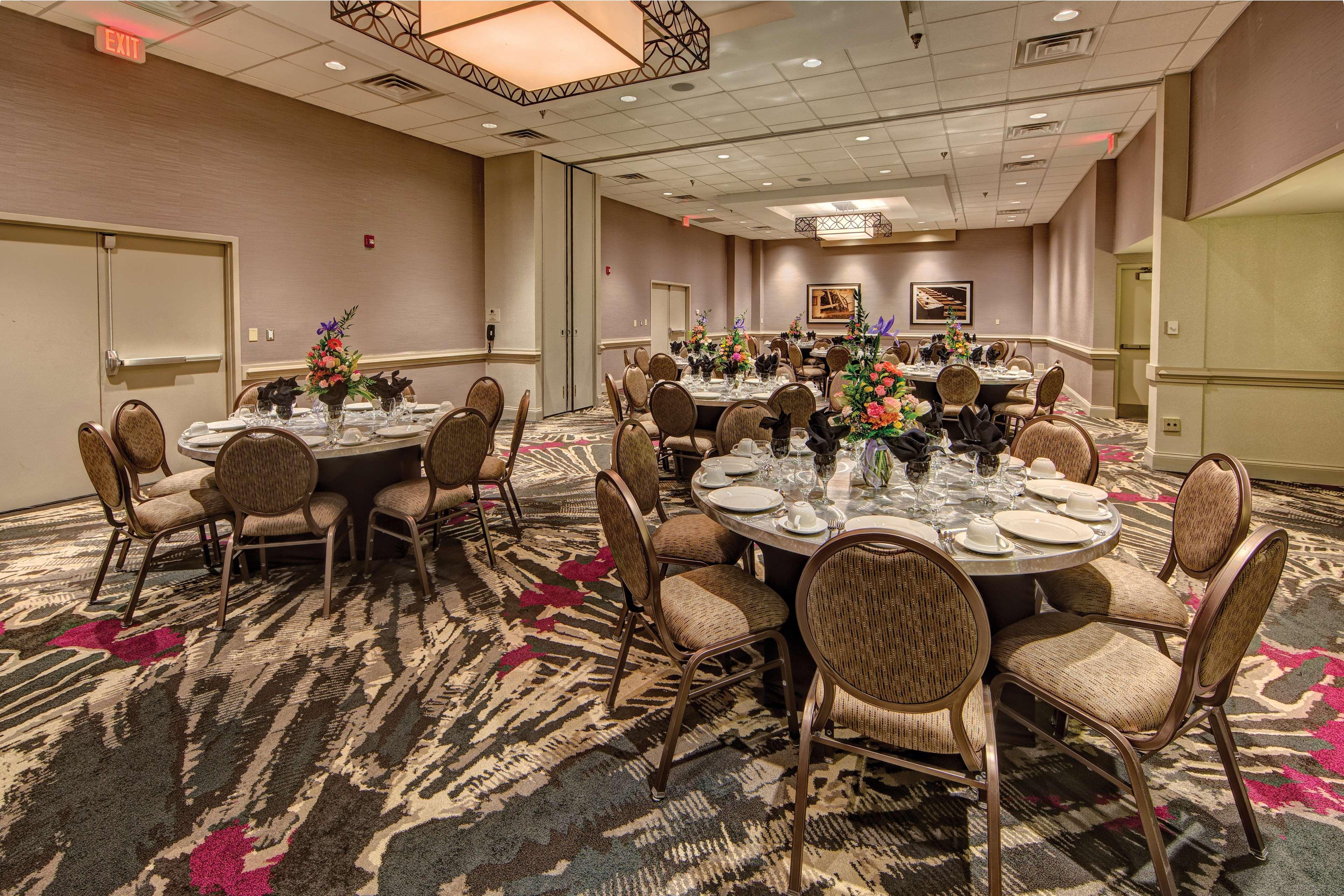 Doubletree By Hilton Decatur Riverfront Esterno foto