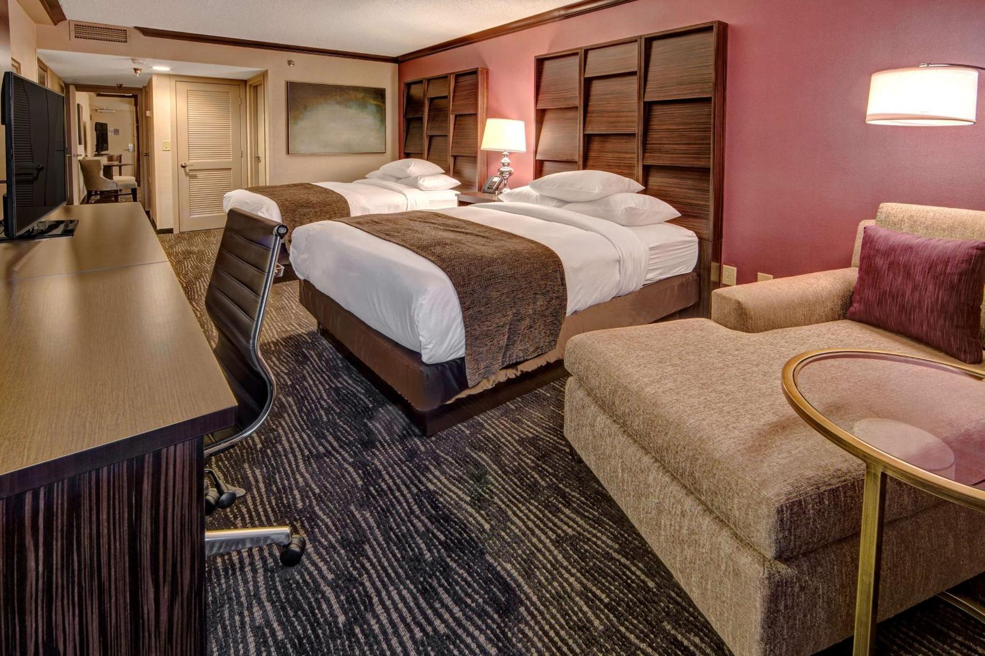 Doubletree By Hilton Decatur Riverfront Esterno foto