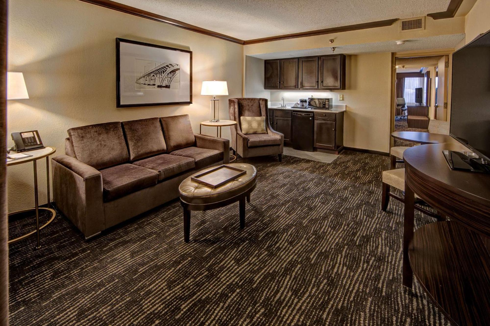 Doubletree By Hilton Decatur Riverfront Esterno foto