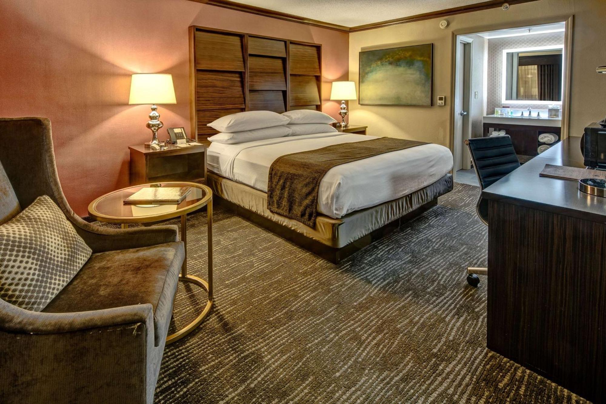 Doubletree By Hilton Decatur Riverfront Esterno foto